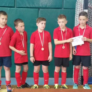 U10